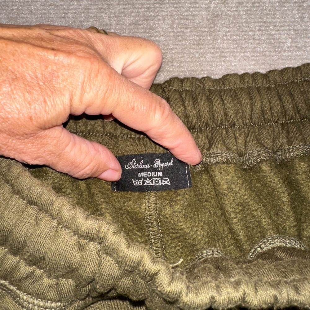 Sterlina Apparel Olive Green Floral Puff Print Fleece Joggers Sweatpants Medium - Picture 4 of 6